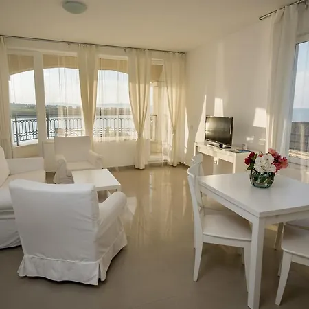 Sun Lägenhetshotell 4*